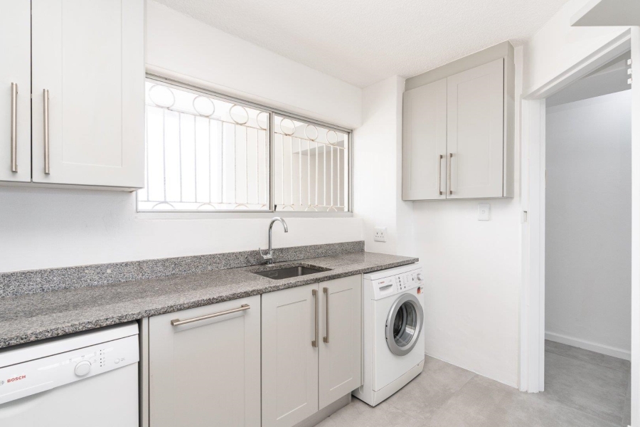 To Let 3 Bedroom Property for Rent in Muizenberg Western Cape